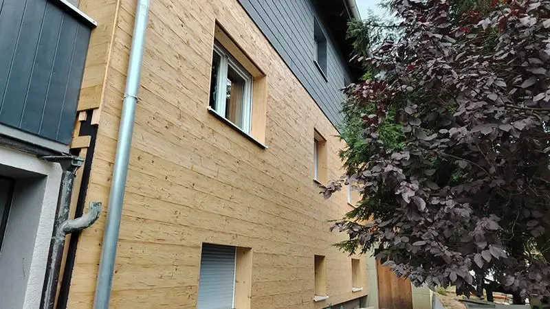 Hinterlüftete Holzfassade als Teil der Gebäudehülle